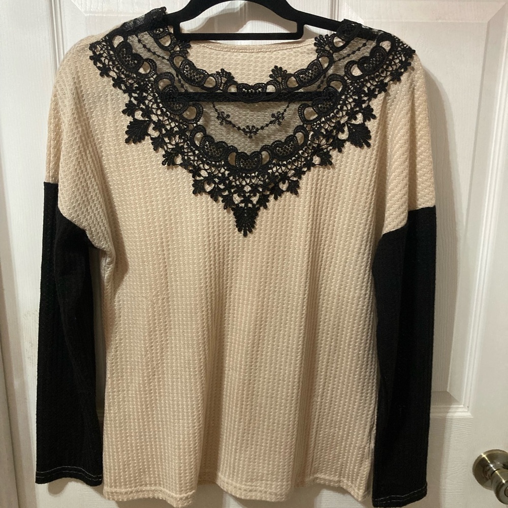 Chic Lace Accent Long Sleeve Top
